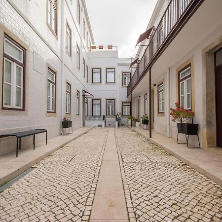Charming Apartment In Private Condominium At Graca Lizbona Zewnętrze zdjęcie