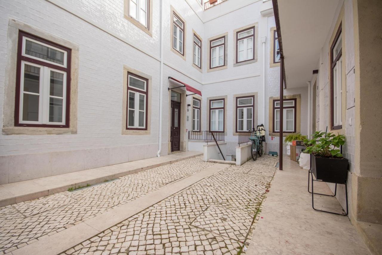 Charming Apartment In Private Condominium At Graca Lizbona Zewnętrze zdjęcie